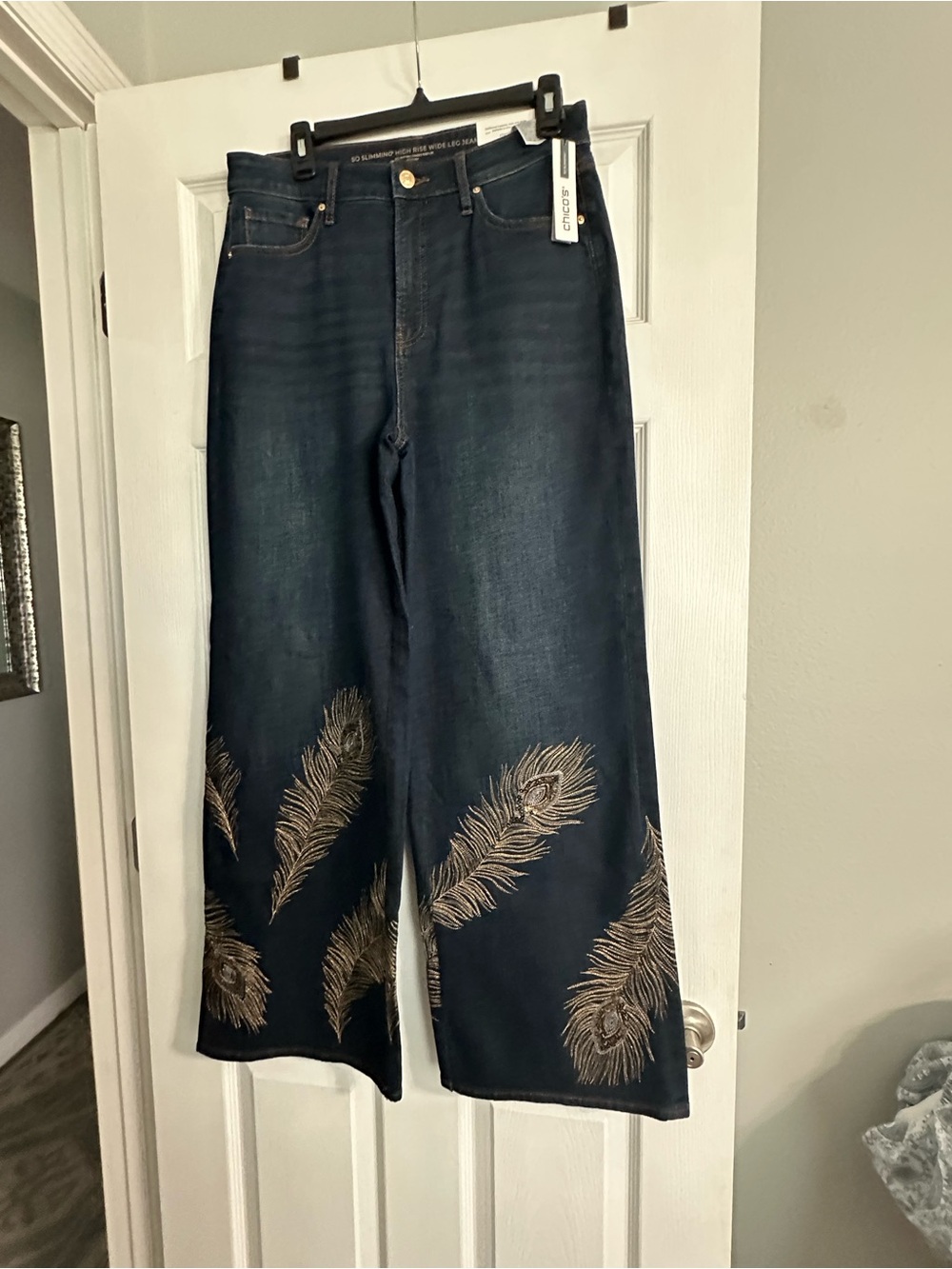 Chico's Dark Blue Wide-Leg Jeans with Gold Feather Embroidery MWT size 10